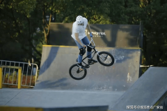 <b>北面还能尽揽约1公里内环景不雅步逛社区组团</b>